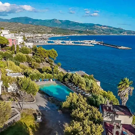 Villaggio Hydra Hotel 3*